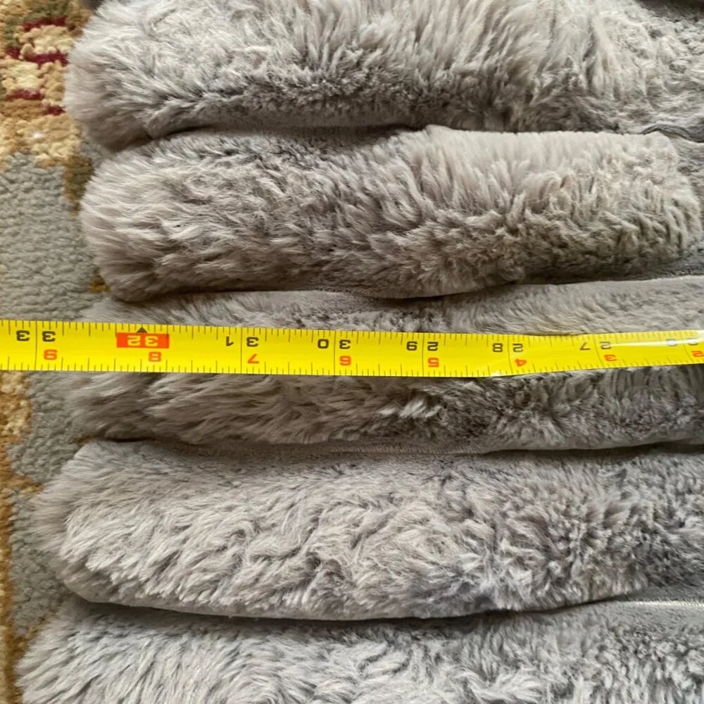 Frye Luxe Faux‎ Fur Plush King Size Blanket Gray Ribbed Textured Heavy Defects